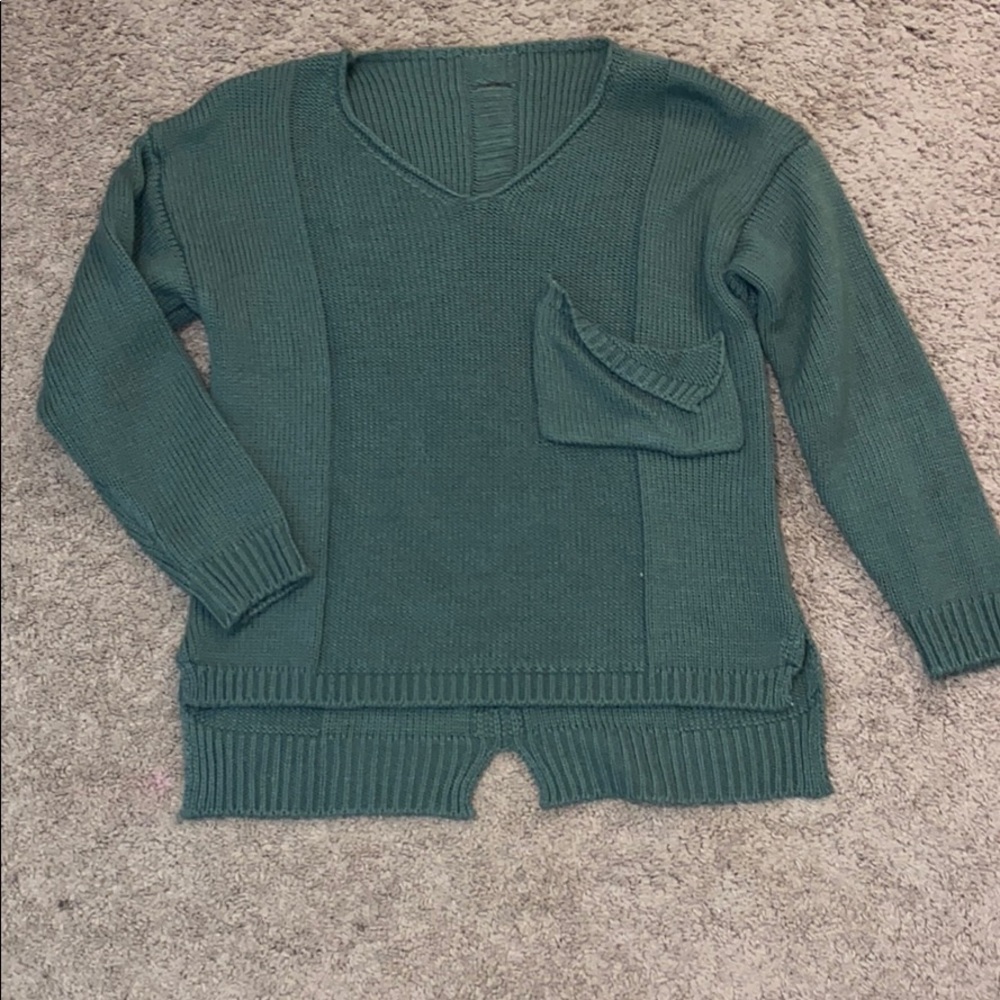 Army green sweater with pocket